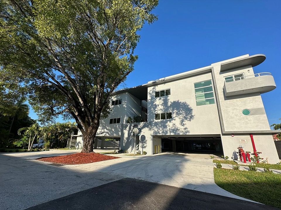 1st image of 645 Palmetto Dr #5