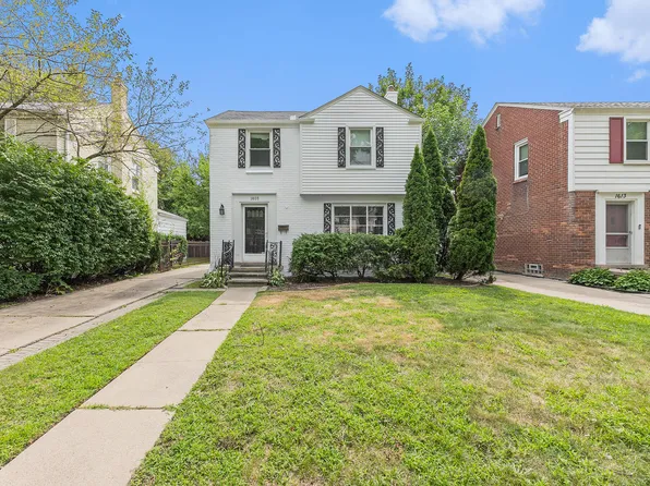 1605 Bournemouth Rd, Grosse Pointe Woods, MI 48236