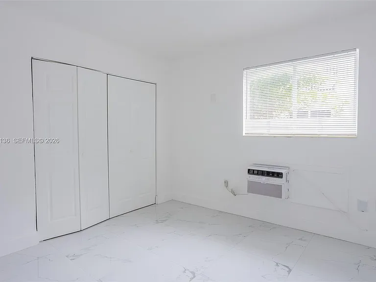 979 SW 10th St #2 — Photo 8