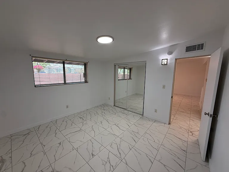 1603 N Park Ave — Photo 8