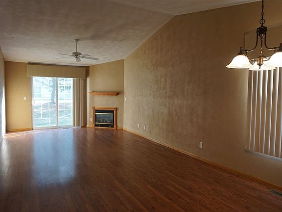4th image of 1155 Trowbridge Ln