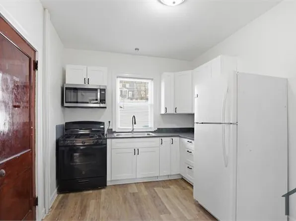 341 Belmont St APT 1, Fall River, MA 02720