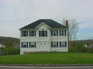 34 Hockanum Glen Dr, Beacon Falls, CT 06403