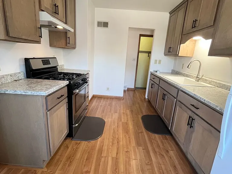 5009 E Linden Ln — Photo 7