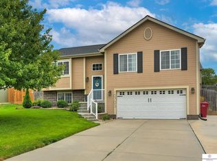 10703 Lewis And Clark Rd, Bellevue, NE 68123