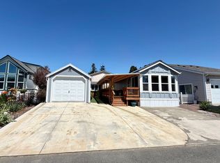11 Pond Ln, Lakeside, OR 97449