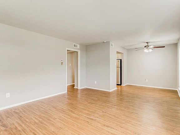 5th image of 2200 W Lowden St #15
