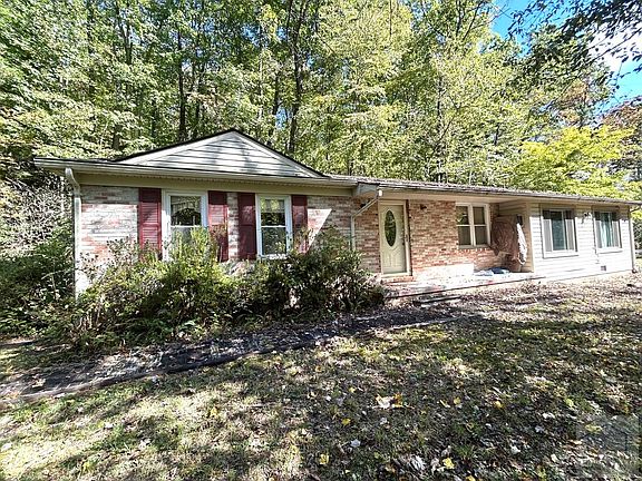 3rd image of 580 Poorhouse Creek Rd