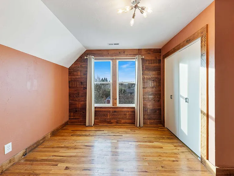 315 SE Davis St — Photo 24