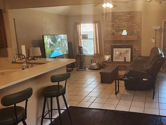 3rd image of 4217 Meadow Park Dr