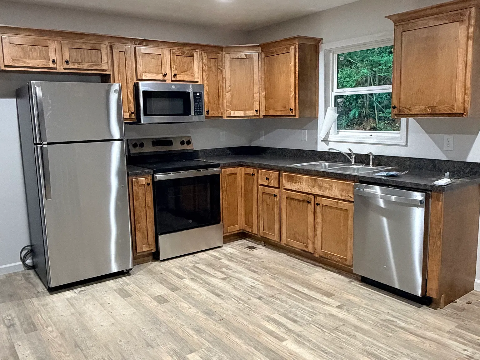 2 bed, 1040 sqft, $1,650 — Photo 3