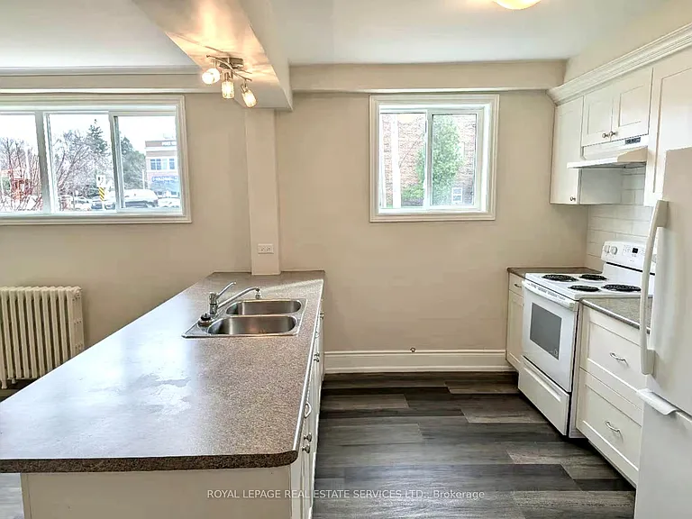 322 Lakeshore Rd W #1 — Photo 7