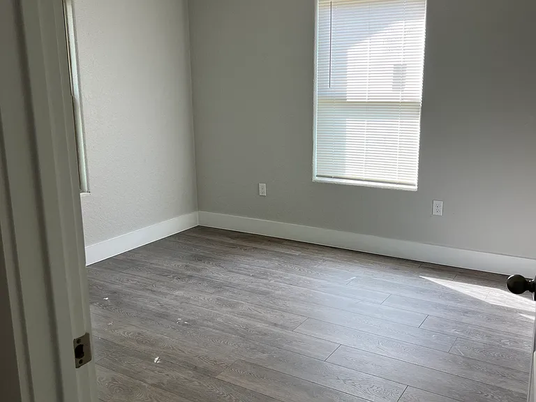 122 Escuela — Photo 3
