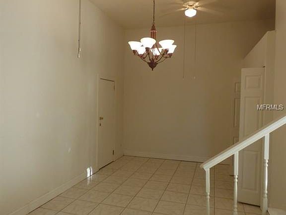 4th image of 1009 W Columbus Dr