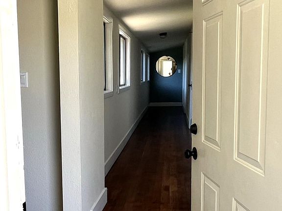 4th image of 431 E Bellevue Ave
