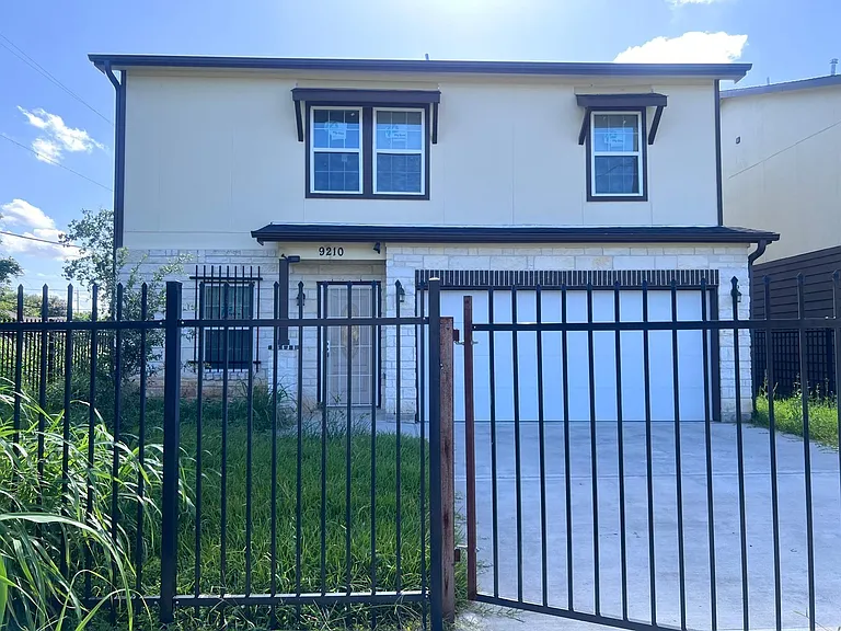 9210 Martell St — Photo 24