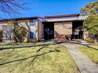 12 Pine Cluster Cir UNIT F, Manalapan, NJ 07726