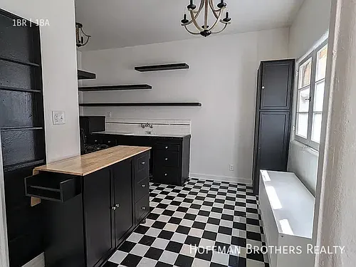 1177 N Ardmore Ave #1 Photo 1