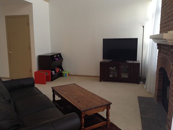 2nd image of 1517 E Chivalry Ct