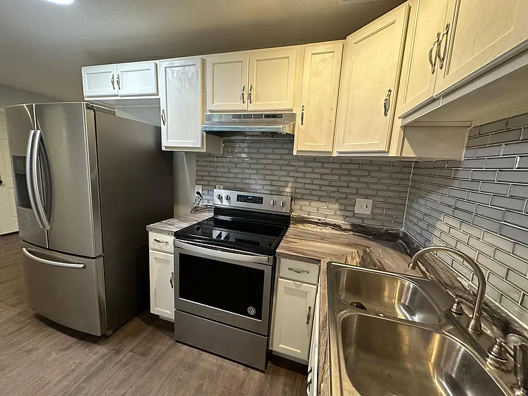 104 Aquamarine Ave — Photo 4