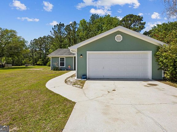 3rd image of 145 Retreat Pl