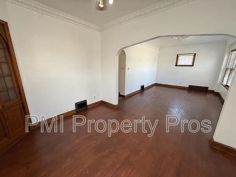 2821A N 57th St — Photo 10