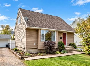 315 N Spruce St, Red Deer County, AB T4S1V4