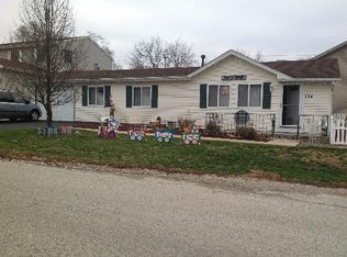 334 W Riverside Dr, McHenry, IL 60051