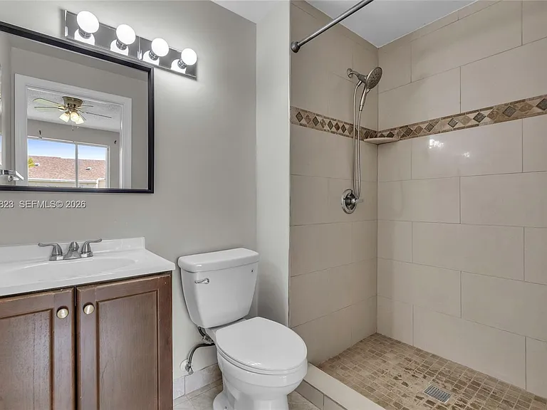 16640 Hemingway Dr #16640 — Photo 16