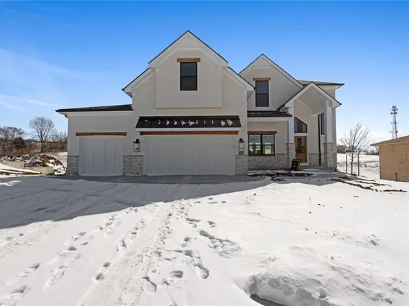 13644 Prairie Creek Pl, Parkville, MO 64152