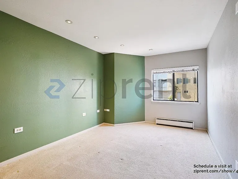 1350 California St #304 — Photo 6
