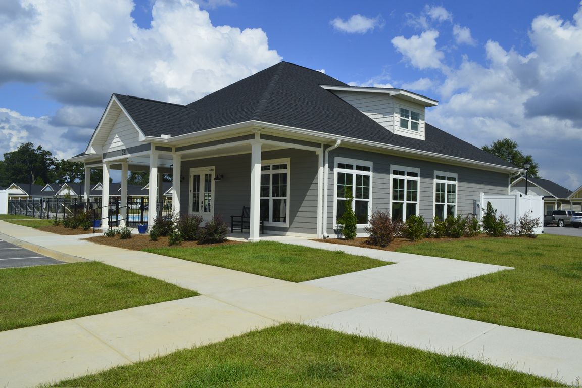 Phase II Poolhouse & Gym