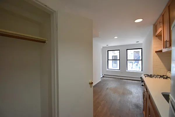 Rented by Corcoran | media 52