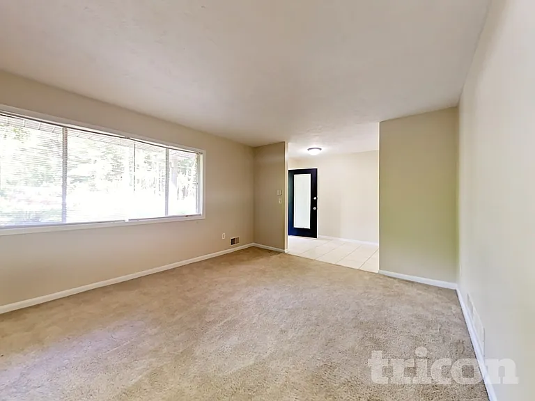 543 Barbashela Cir — Photo 4