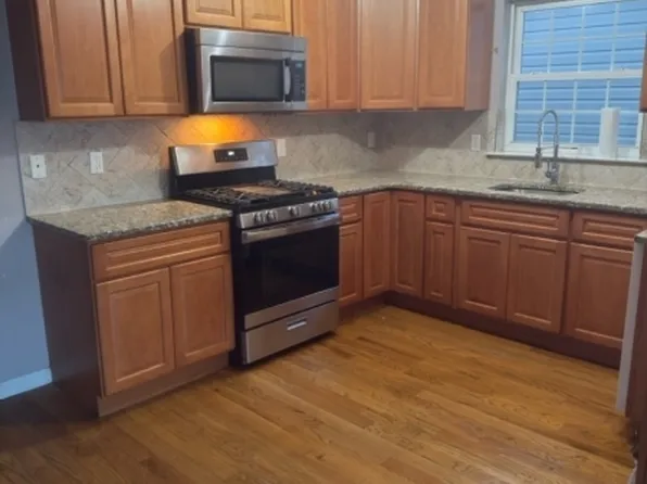 426 Marshall St #1, Elizabethport, NJ 07206