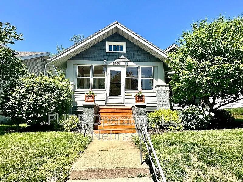 Building Photo - 5724 Rees St
