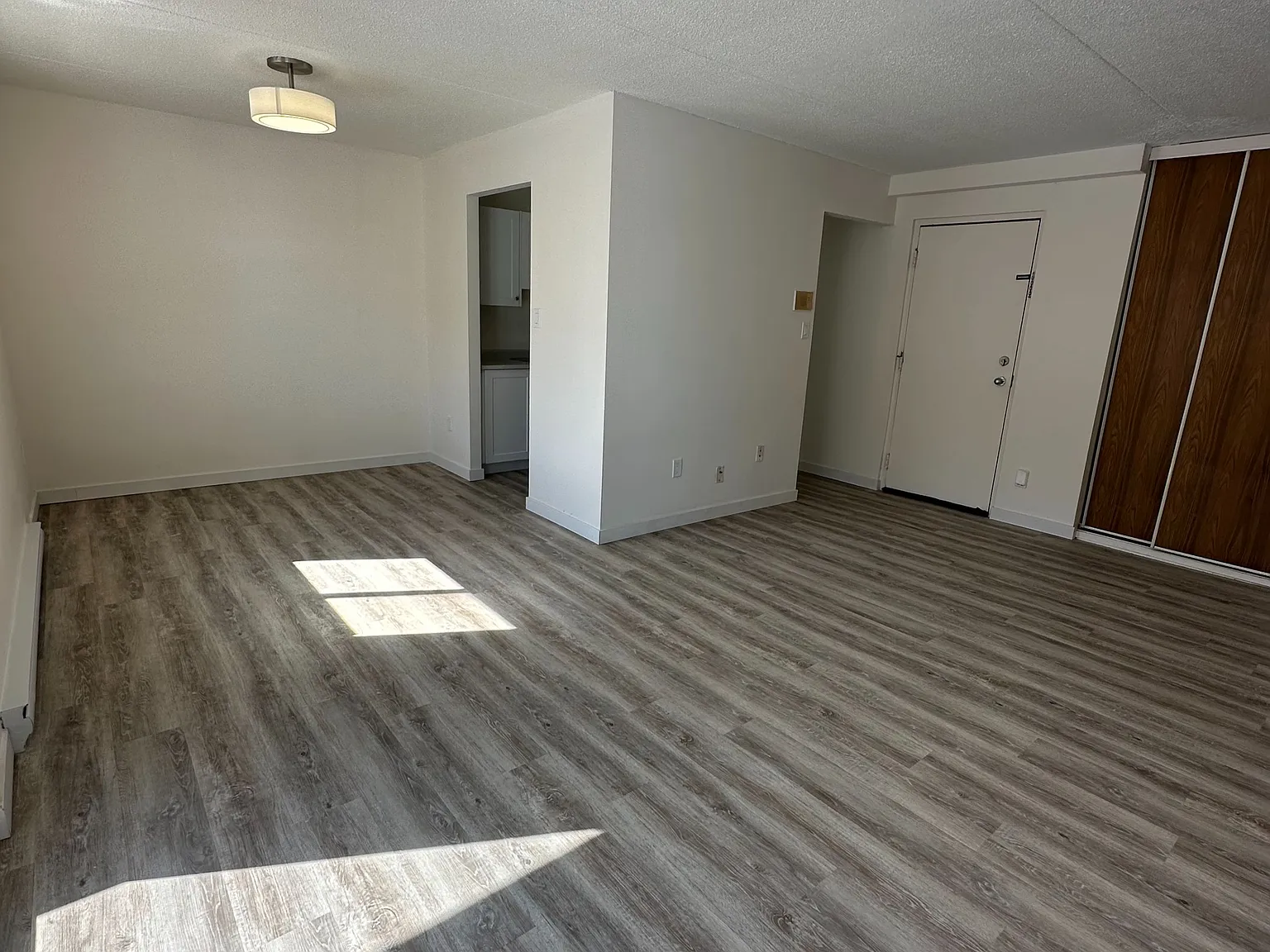 2 bed, $1,725 — Photo 2