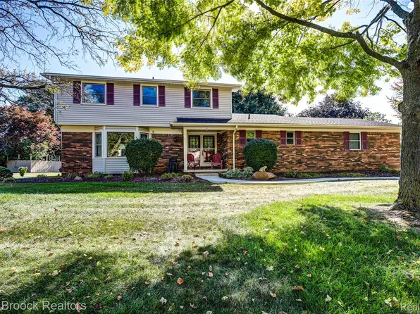 2112 Keylon Dr, West Bloomfield, MI 48324