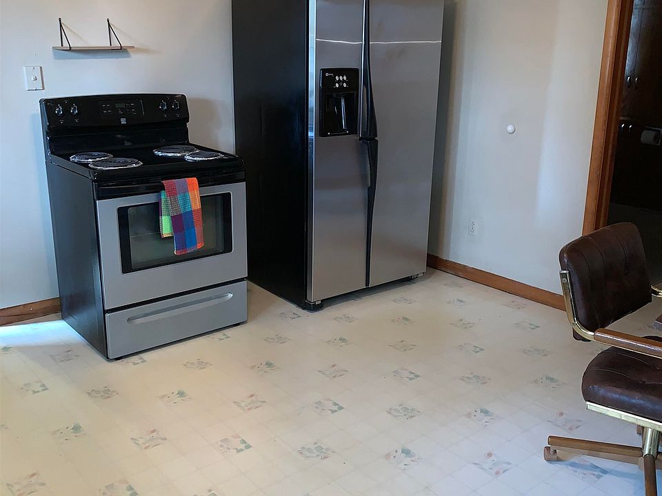 821 Main St, Jetmore, KS 67854 Zillow