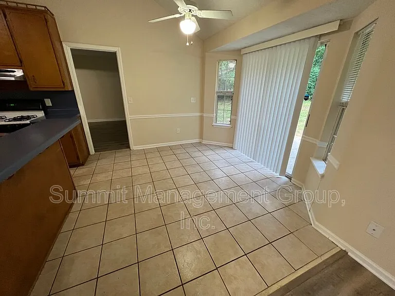555 Cowan Rd — Photo 10