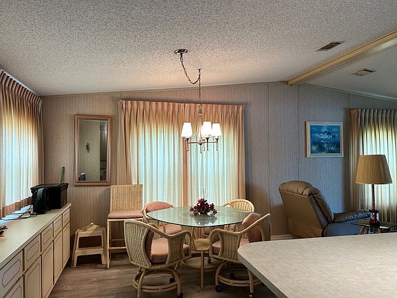 5th image of 16912 Silver Shores Ln