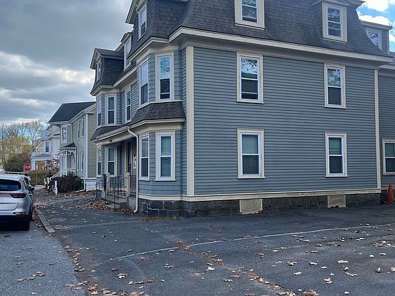 3rd image of 23 1/2 Central St #1