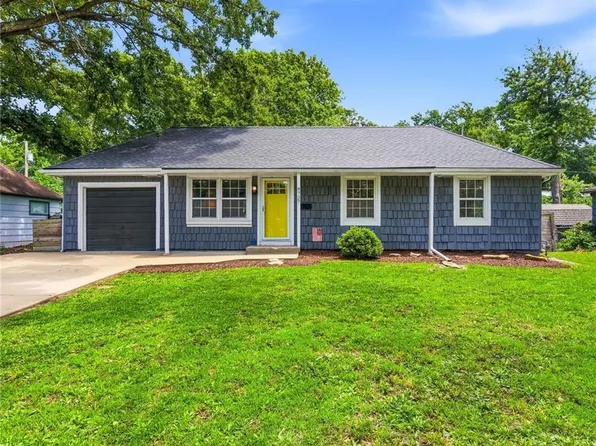 8727 Goddard St, Overland Park, KS 66214