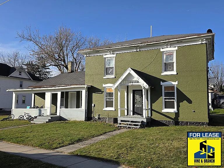 1st image of 401 S College Ave #1