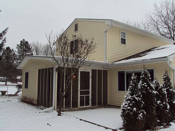Back w/ Screened Porch/Patio
