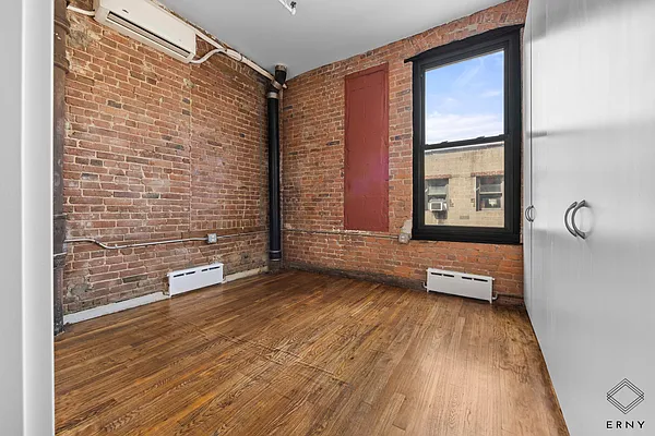 Rented by ERNY LLC | media 10