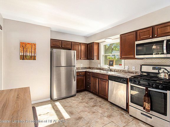 4th image of 3107 Continental Dr