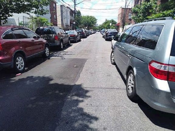 Exterior Neighborhood (street photo)