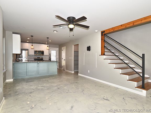 3rd image of 35 W Main St