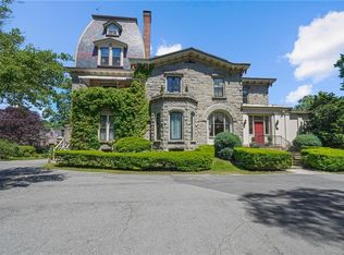 50 Old Beach Rd APT 8, Newport, RI 02840